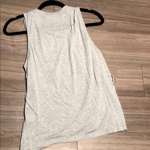 Top - Picture 2 of 4